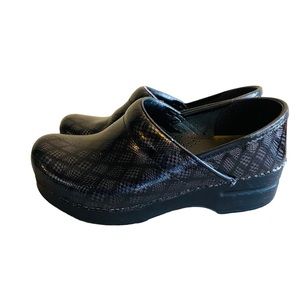 DANSKO Black Carbon Fiber Professional Clogs